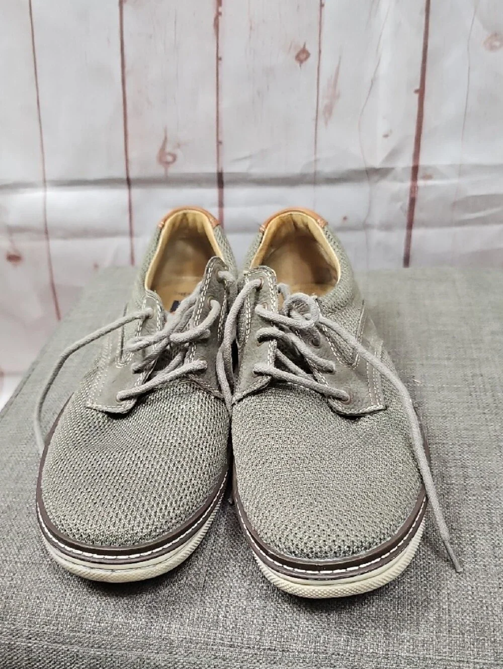 Men's Casual Lace-Up Canvas Shoes in Light Gray